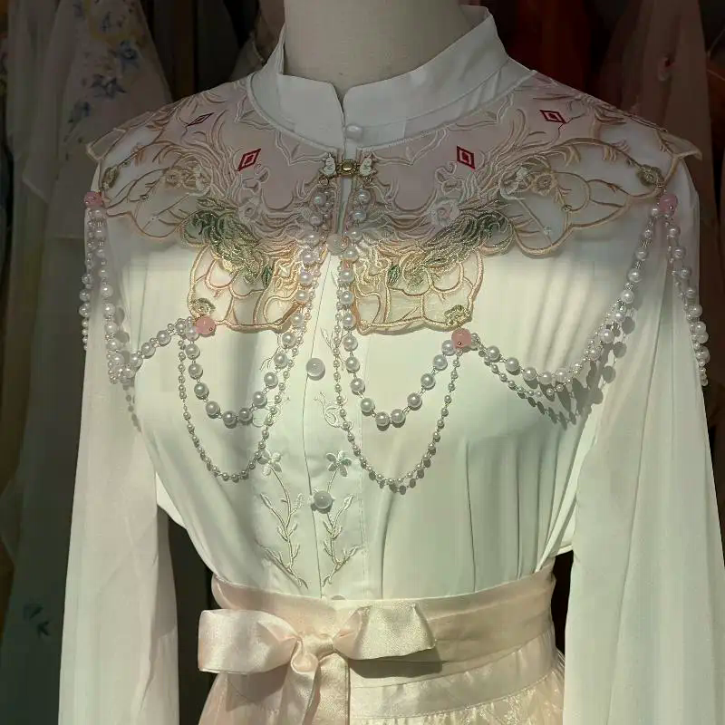 Traditional Chinese Hanfu with – Embroidery Horse recenzja i cena