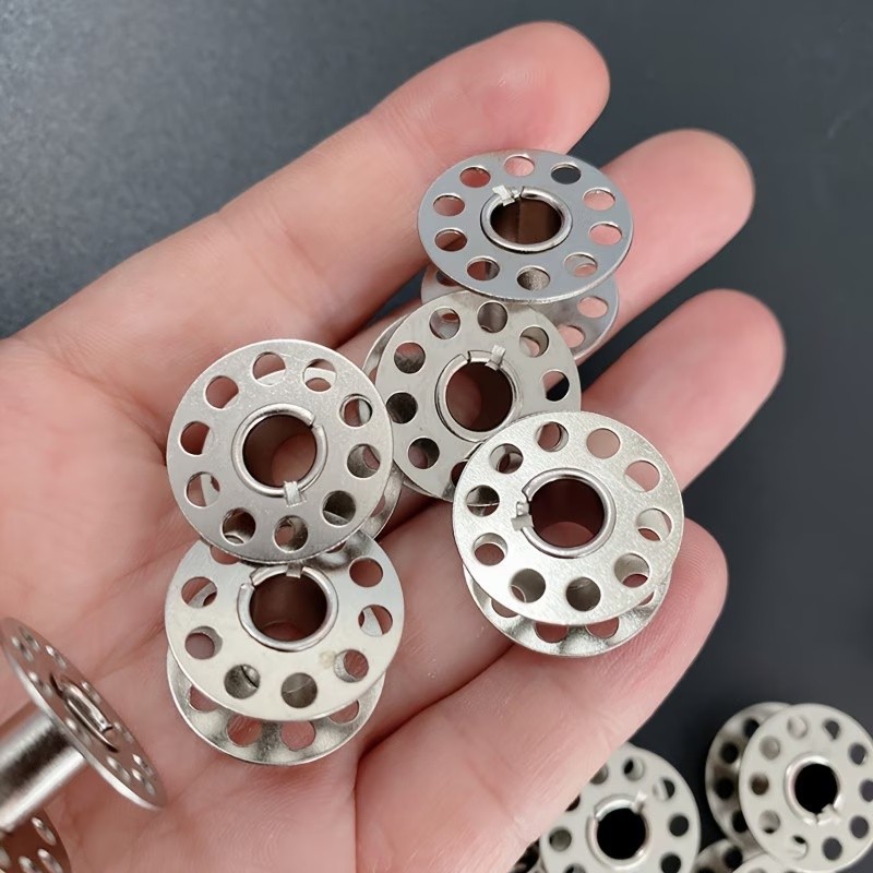 98Pcs Reusable Metal Bobbins,  – Embroidery Machines recenzja i cena