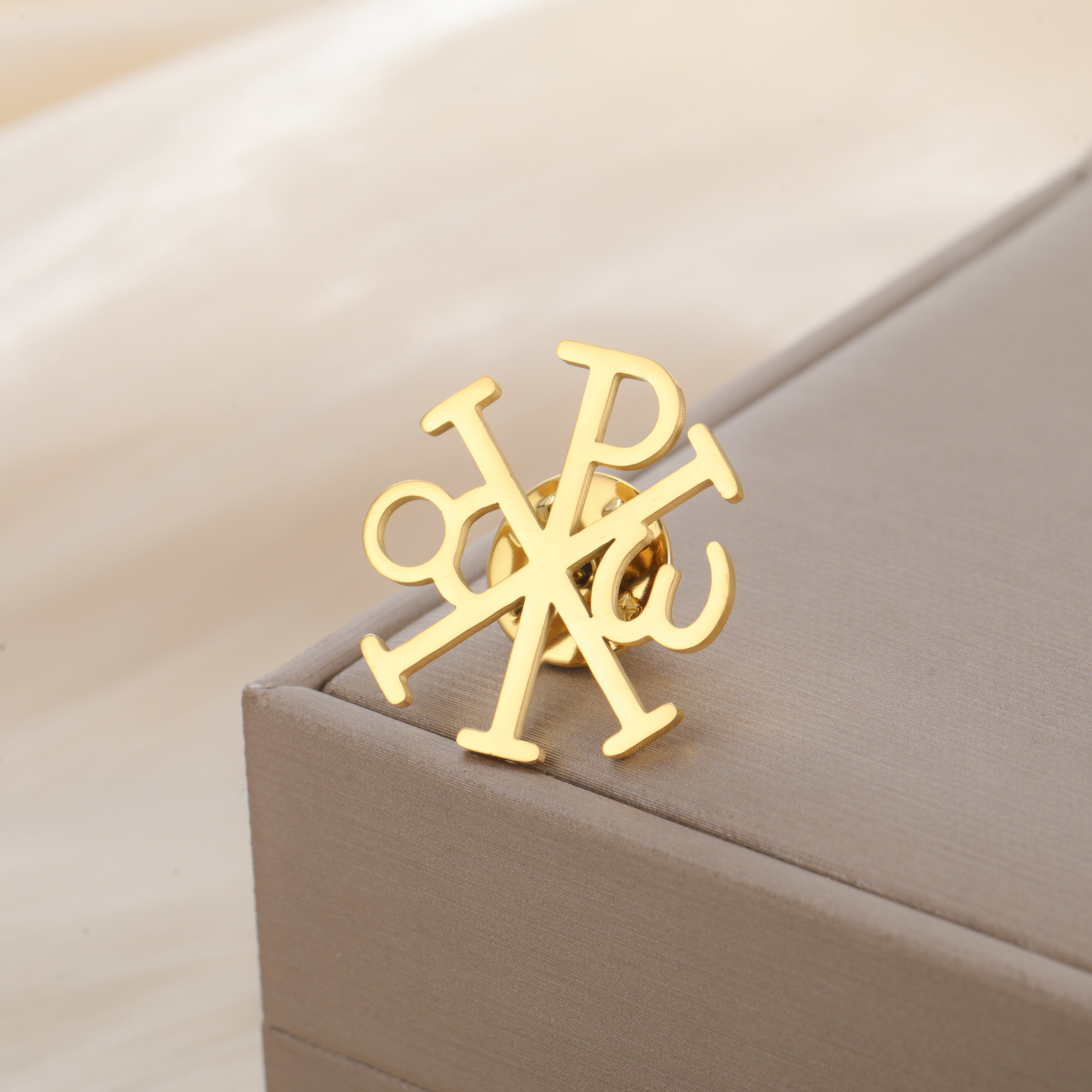 Lucktune Chi-Rho Alpha Omega B – Embroidery Alpha recenzja i cena